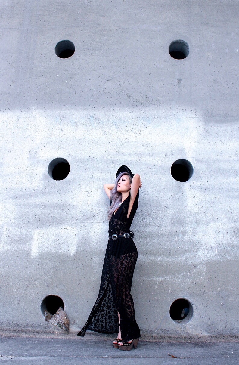 Salsit Gypsy Dress / Gypsy Warrior Belt / H&M Hat / Necklace: Ebay Photography by Bennie (@bennie.la)